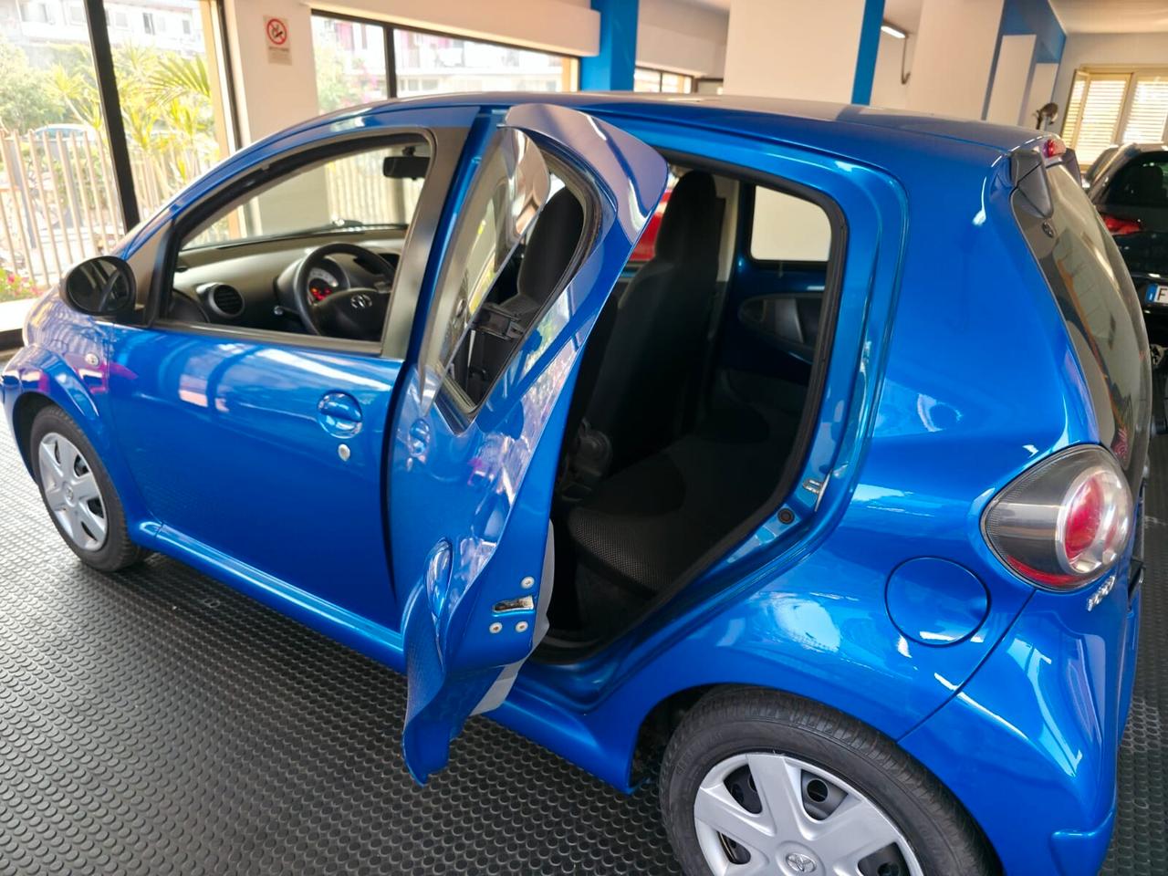 Toyota Aygo 1.0 5p 100000km 2011 tua a 100/mese