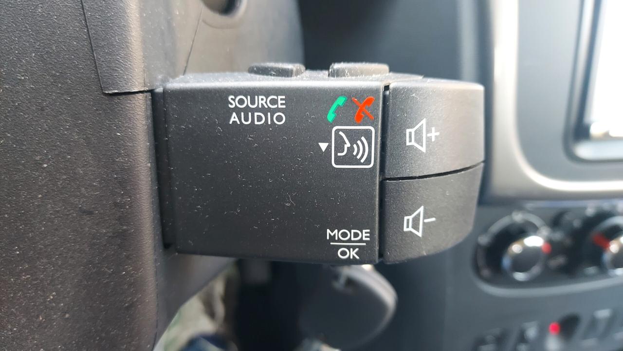 Dacia Sandero 1.5 dCi 8V 75CV Start&Stop SS Lauréate Family