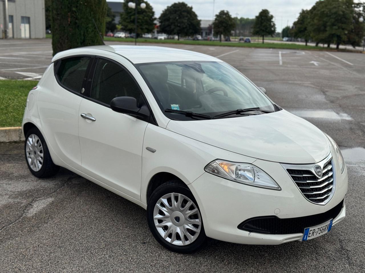 Lancia Ypsilon 1.2 69 CV 5 porte GPL Ecochic Gold