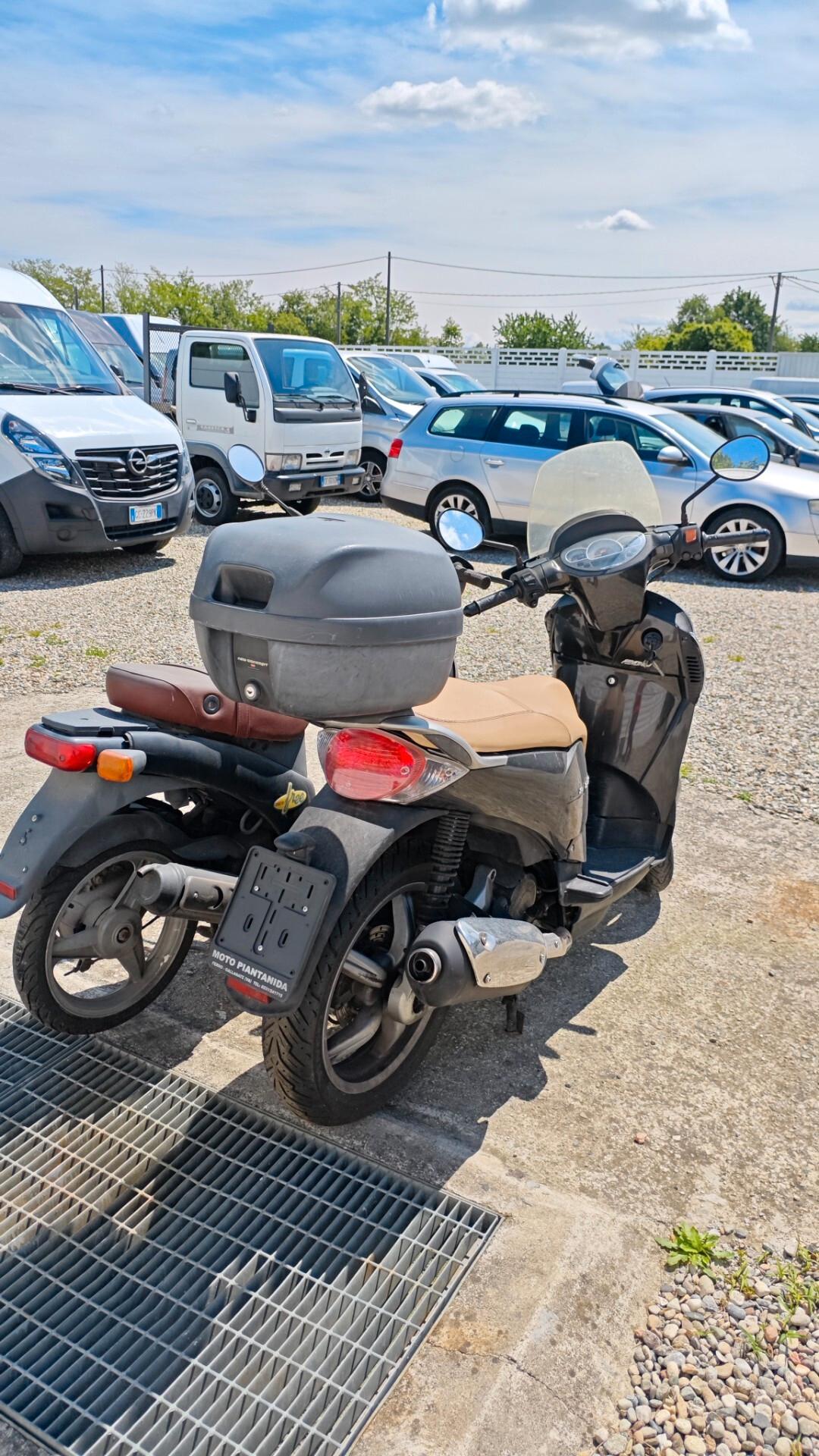 Aprilia Scarabeo 200