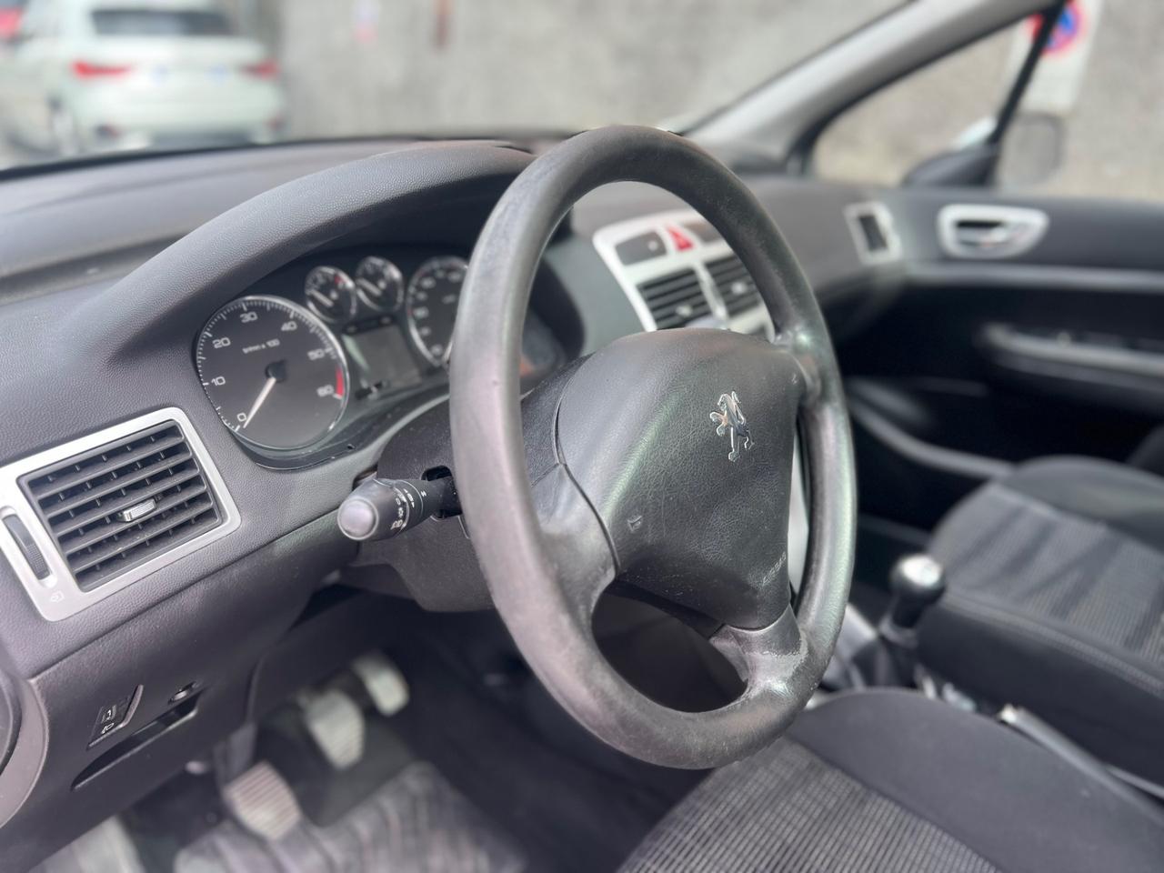 Peugeot 307 1.6 16V HDi FAP 90CV Station D-Sign 7 posti