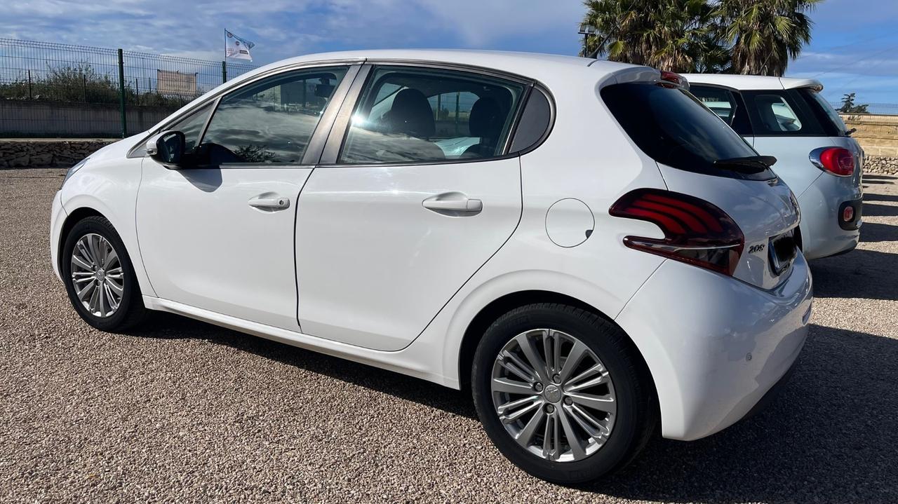 Peugeot 208 PureTech 82 5 porte Allure