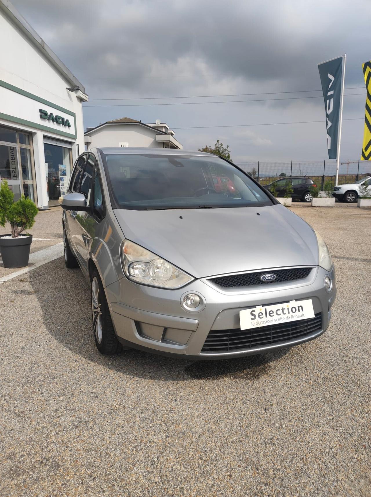 Ford S-Max Ghia