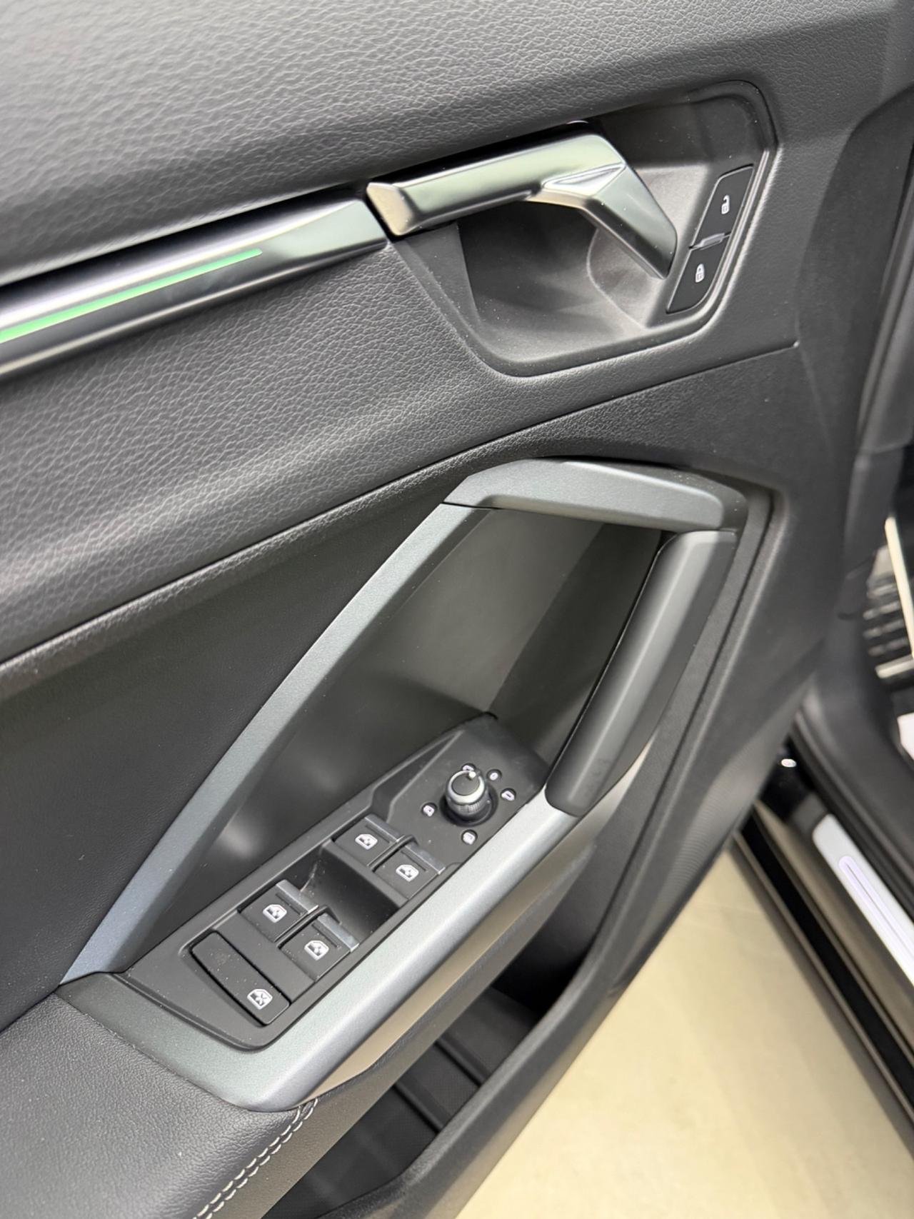 Audi Q3 35 TDI S tronic Sline black 2120km