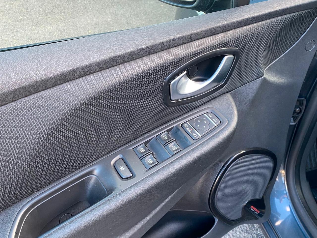 Renault Clio dCi 8V 90 CV 5 porte Moschino Intens