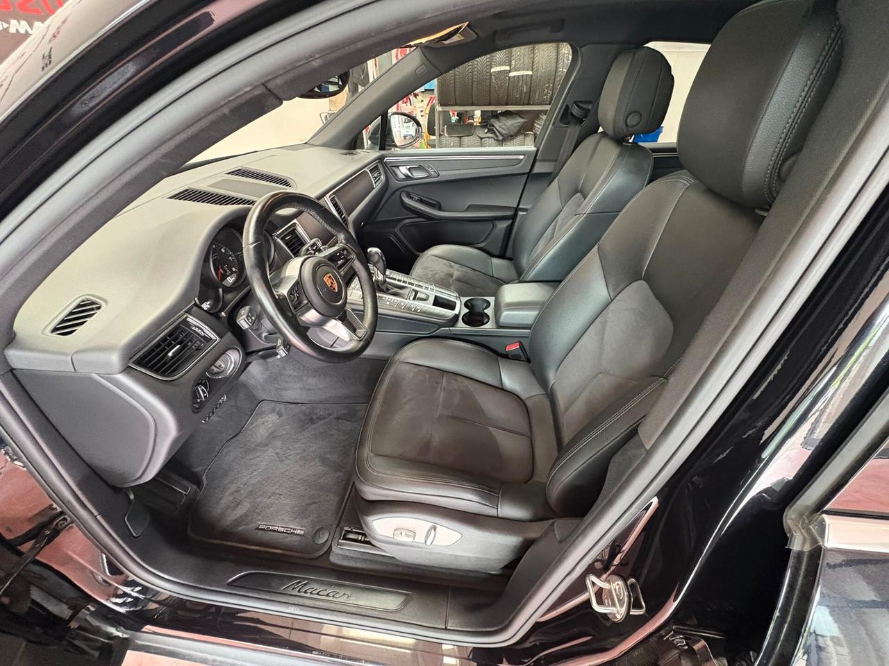 PORSCHE MACAN 4X4 CAMBIO AUT. Benz.2.0 CV 252 Km 121.037 Garanzia 12 mesi