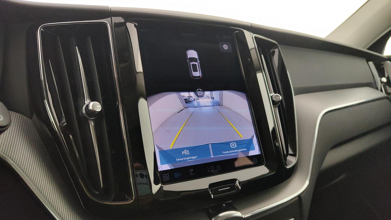 VOLVO XC60 2.0 b4 Plus Dark auto
