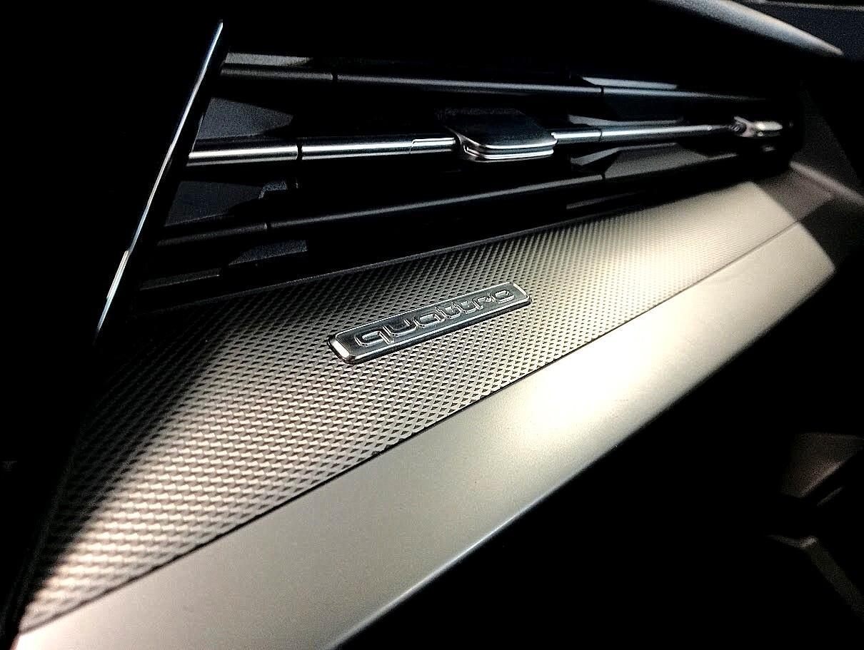 Audi A3 Sportback 40 2.0 TDI 200CV SLINE QUATTRO 19" IDENTITY BLACK