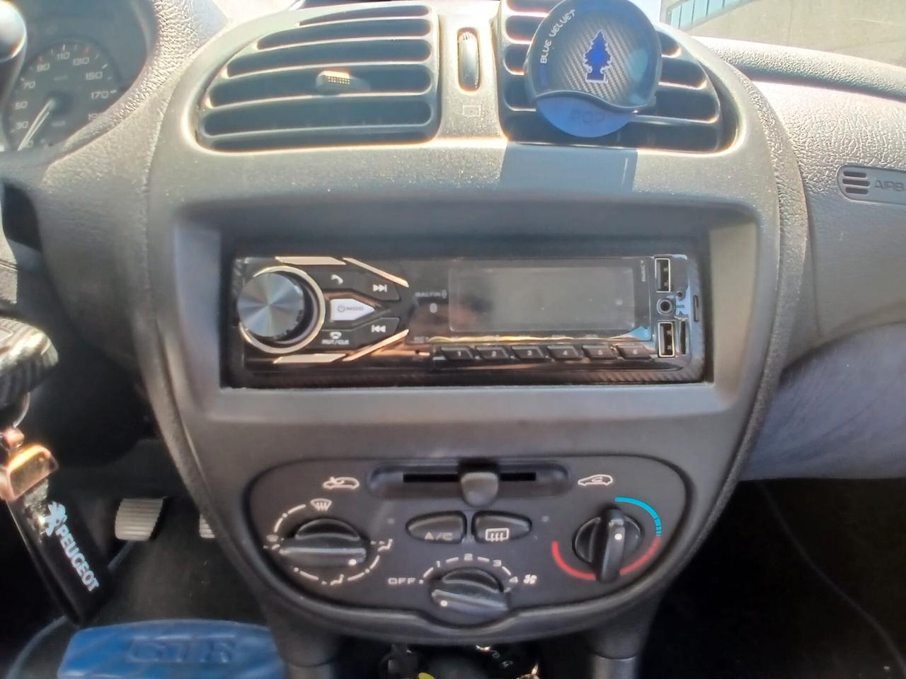 Peugeot 206 1.1 5p. XR