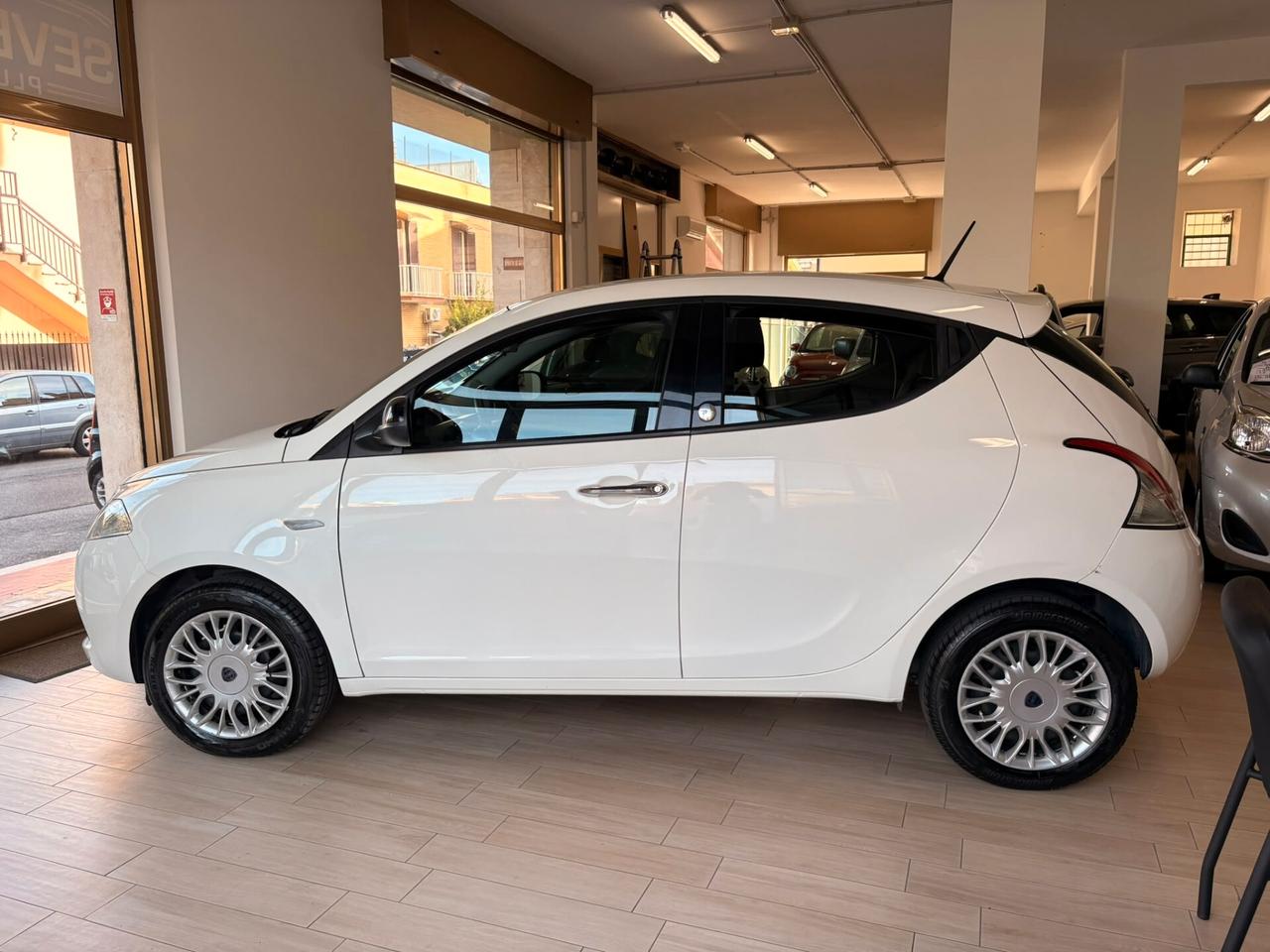 Lancia Ypsilon 1.2 69 CV 5 porte GPL Ecochic Gold