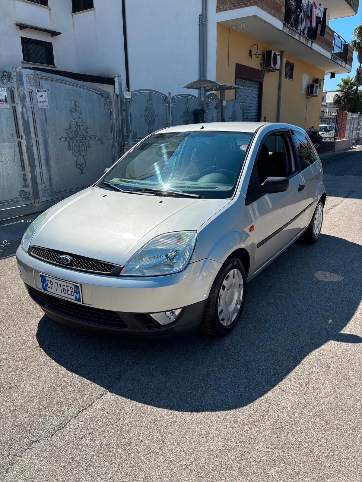 Ford Fiesta 1.4 16V 5p. Ghia ANNO 2004