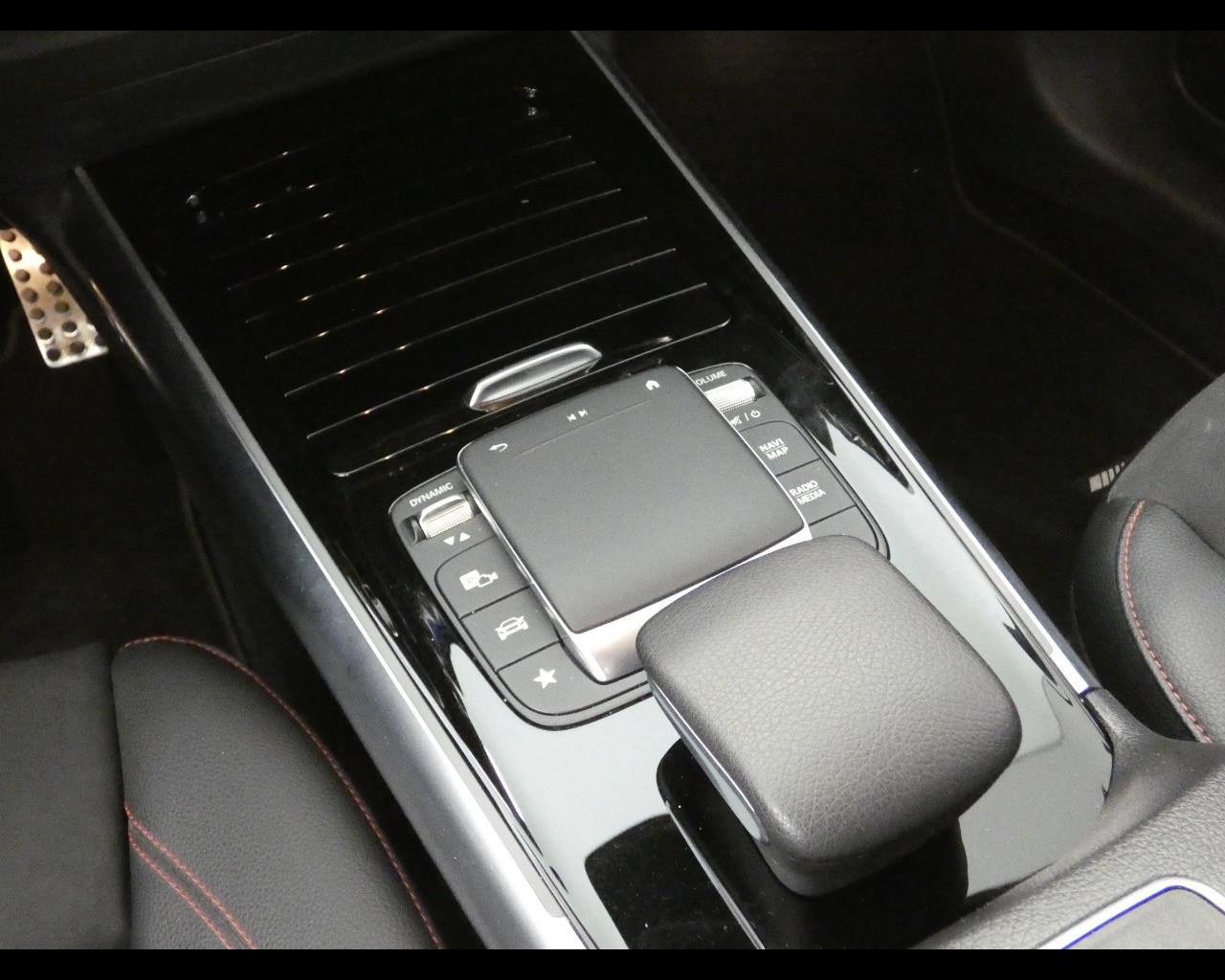 Mercedes-Benz GLA (H247) - GLA 200 d Automatic Premium