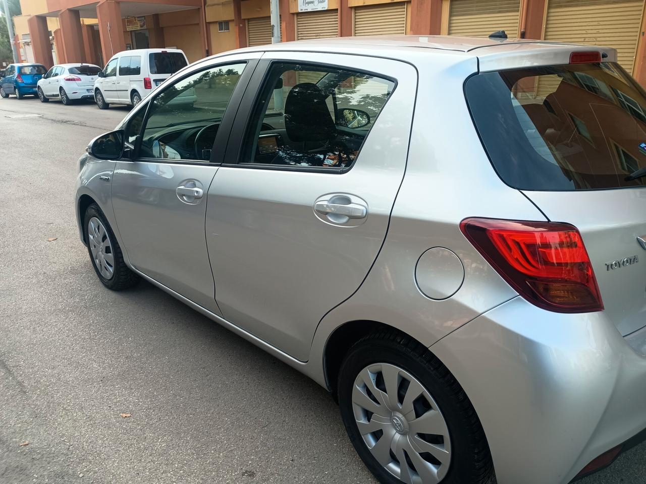 Toyota Yaris 1.5 Hybrid 5 porte Cool