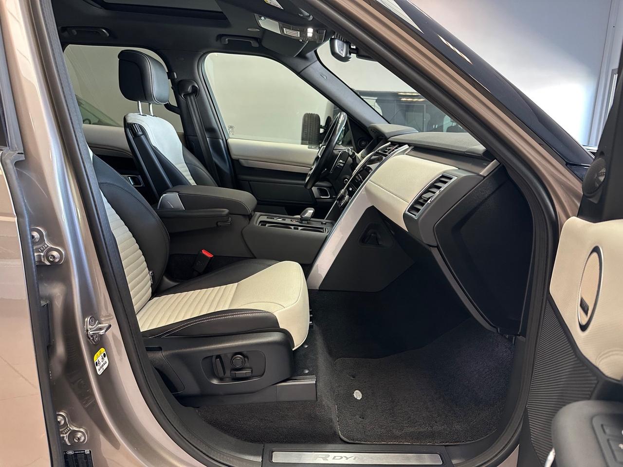 Land Rover Discovery 3.0D I6 249 CV AWD Auto R-Dynamic HSE 7 posti