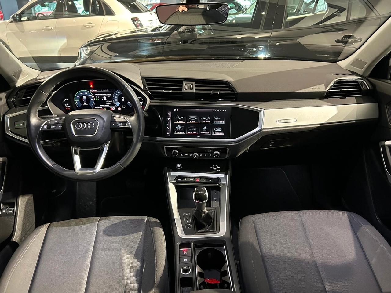 Audi Q3 45 TFSI e S tronic Business