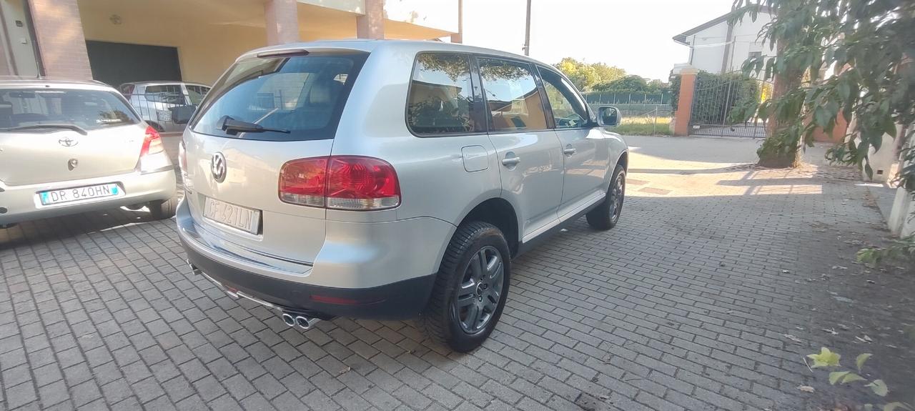 Volkswagen Touareg 3.2 V6 tiptronic