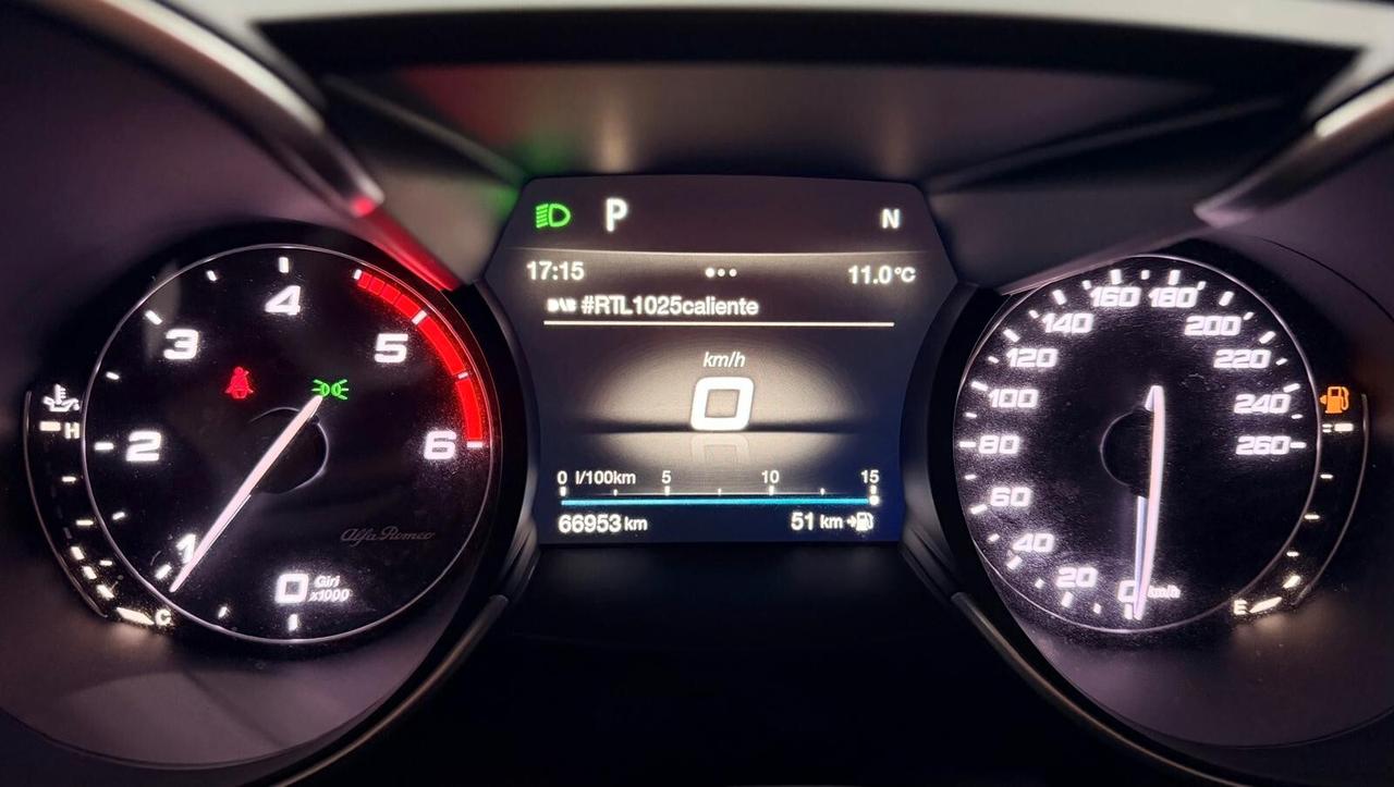 Alfa Romeo Giulia 2.2 Turbodiesel 210 CV AT8 AWD Q4 Veloce