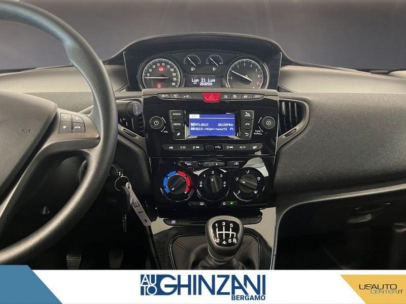 Lancia Ypsilon 1.0 FireFly 5 porte S&S Hybrid Silver