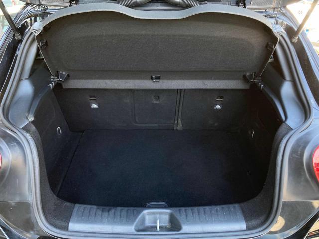 MERCEDES-BENZ A 180 d Premium