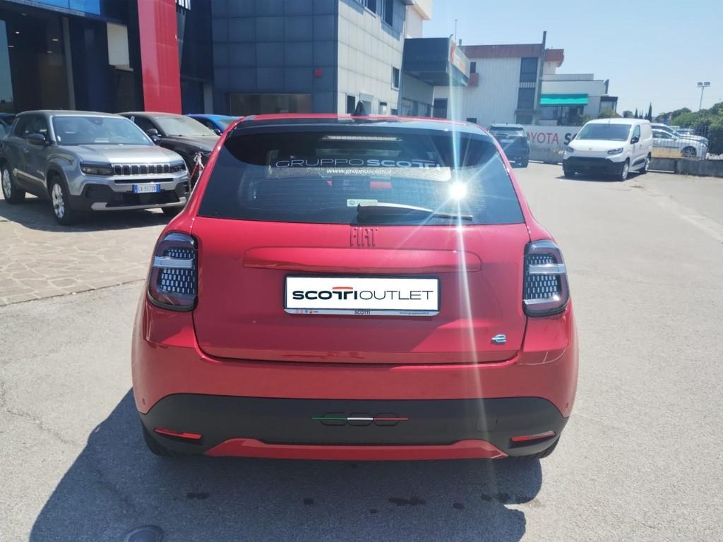FIAT 600 My24 600e - Red