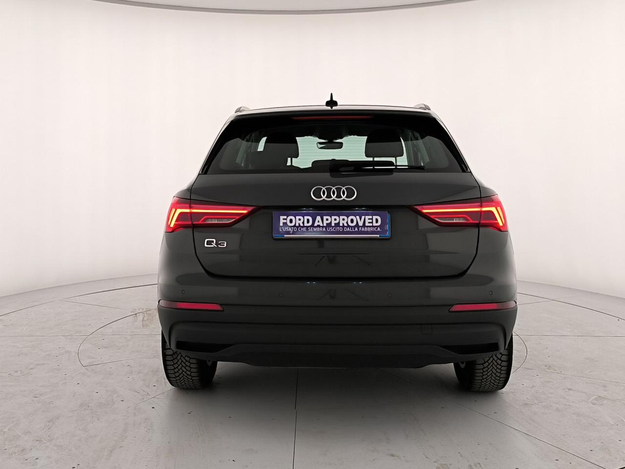 Audi Q3 35 2.0 tdi business s-tronic