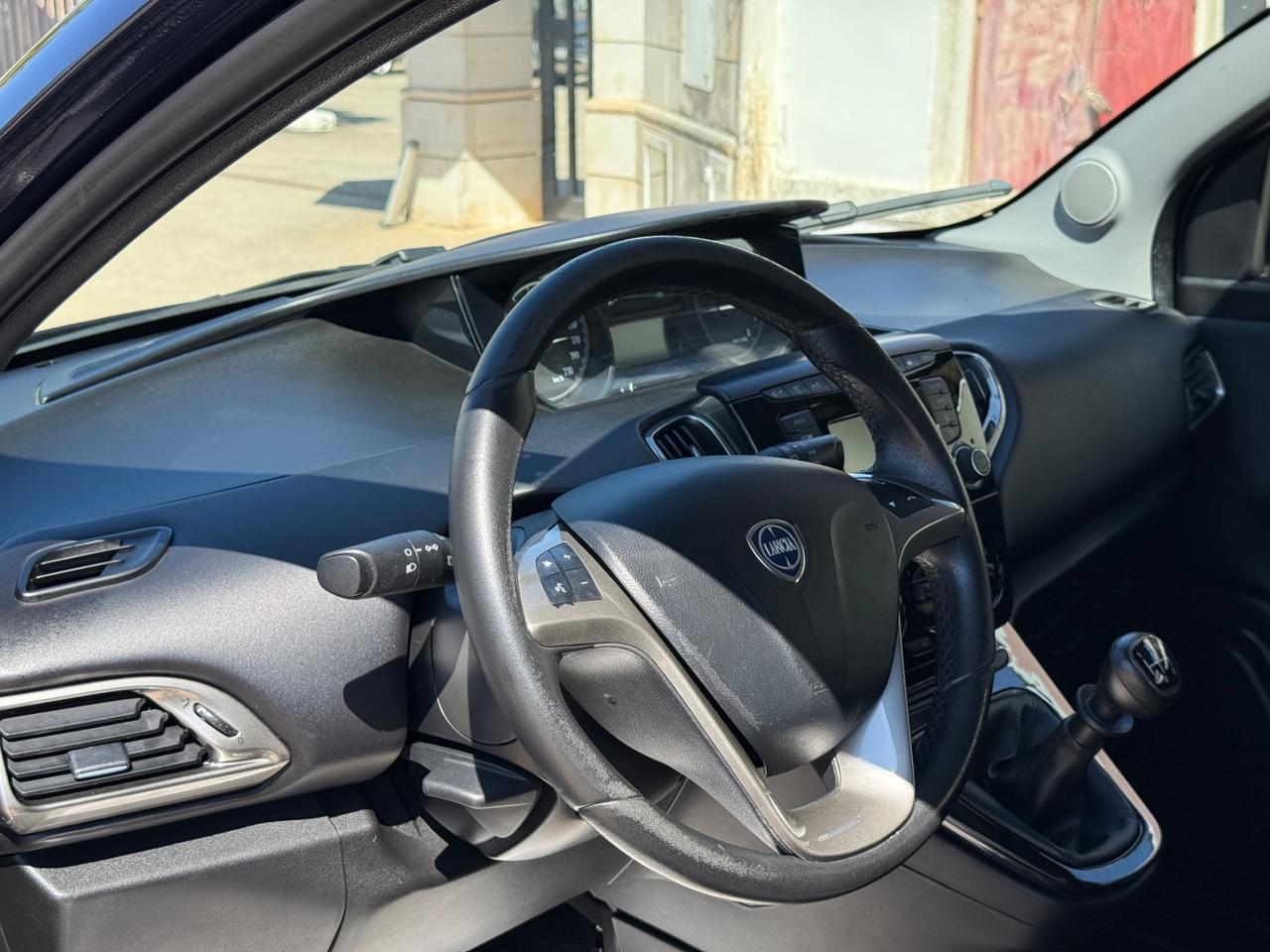 Lancia Ypsilon 1.2 69 CV 5 porte GPL Ecochic Gold