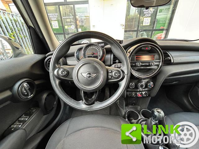 MINI Cooper D .