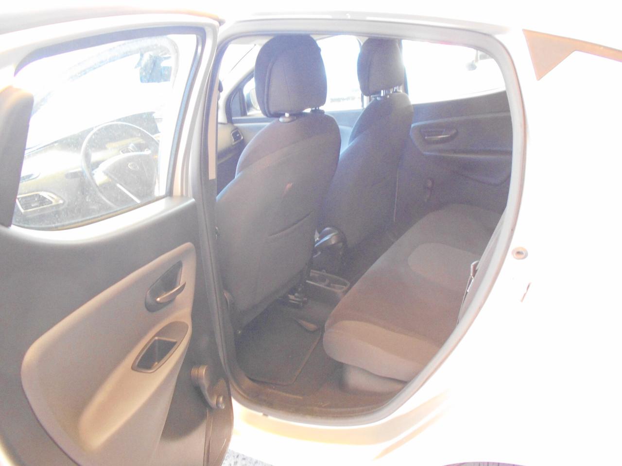 Lancia Ypsilon 1.2 69 CV 5 porte S&S Platinum