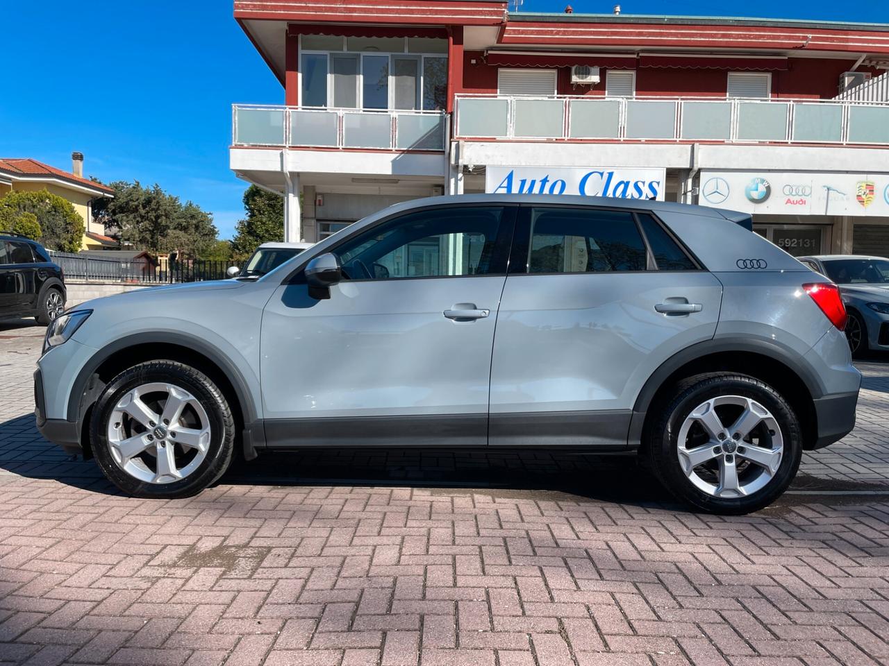 Audi Q2 35 TFSI S tronic Business