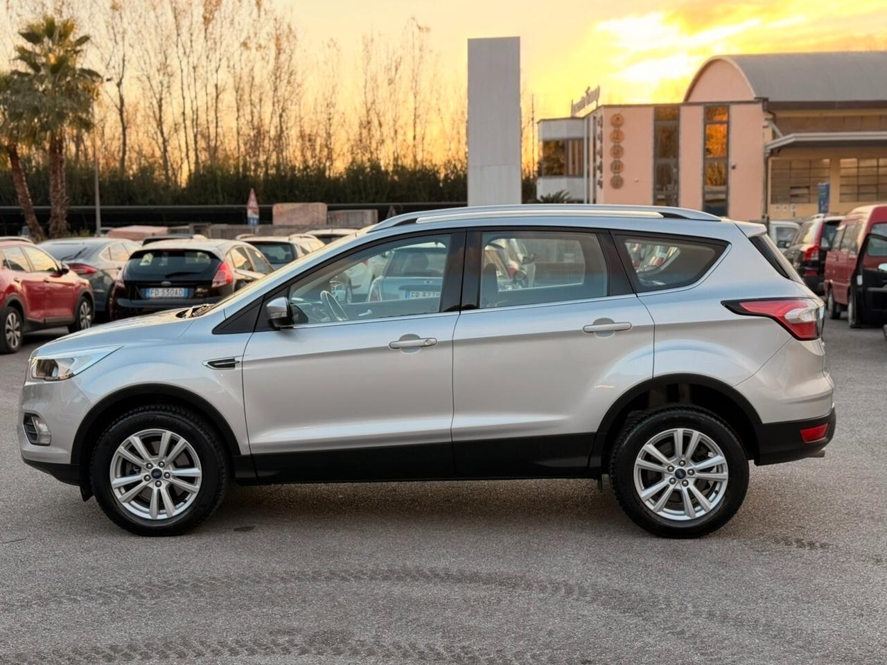 Ford Kuga 1.5 TDCI 120 CV S&S 2WD ST-Line Business