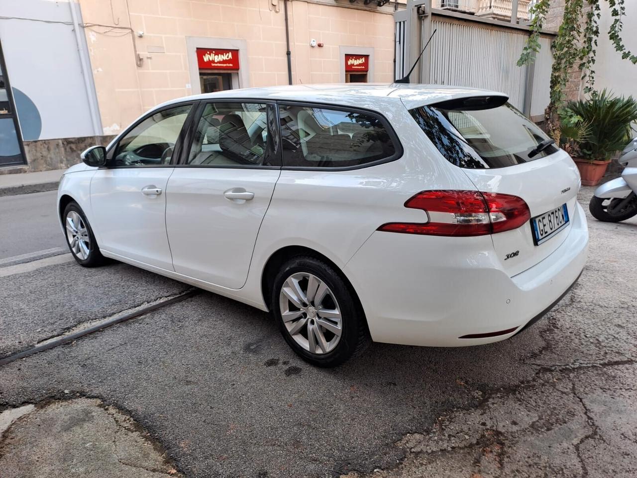 Peugeot 308 BlueHDi 130 EAT8