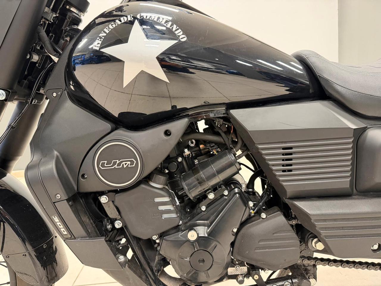 Um Renegade Commando 300 TOTAL BLACK