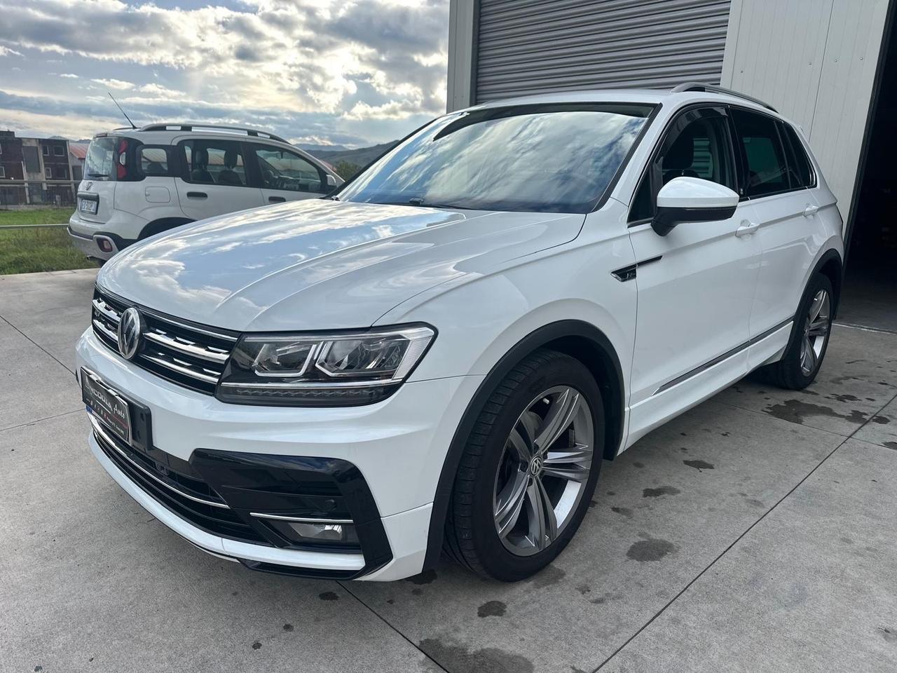 Volkswagen Tiguan 1.6 TDI SCR R.LINE