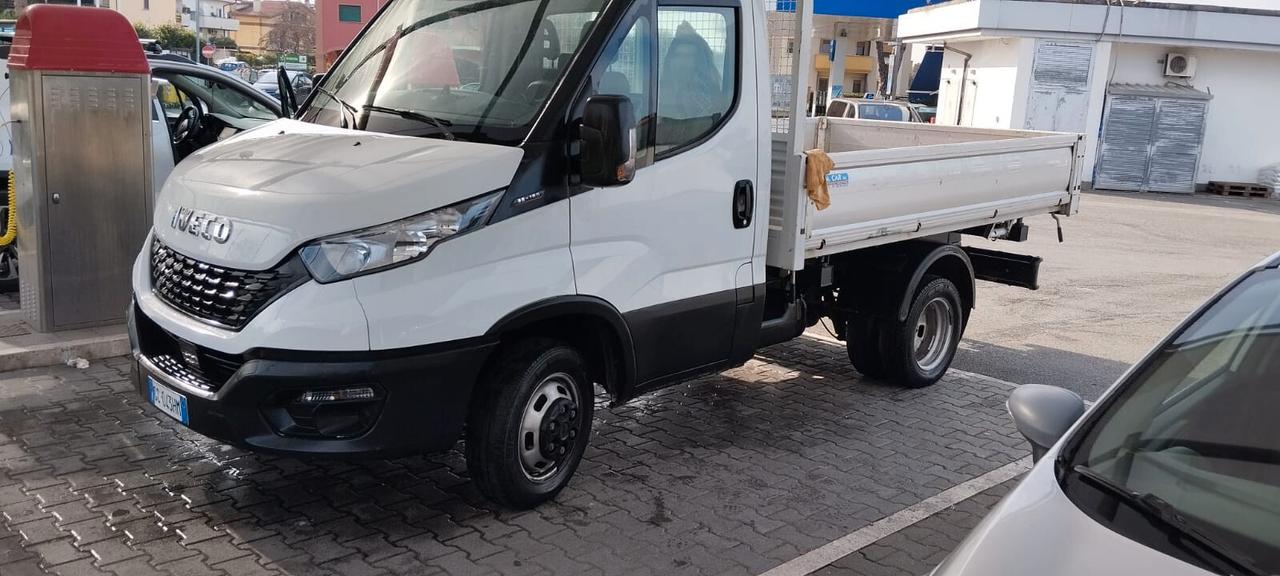 Iveco Daily 35C16H BTor 3.0 HPT PC-RG Cabinato