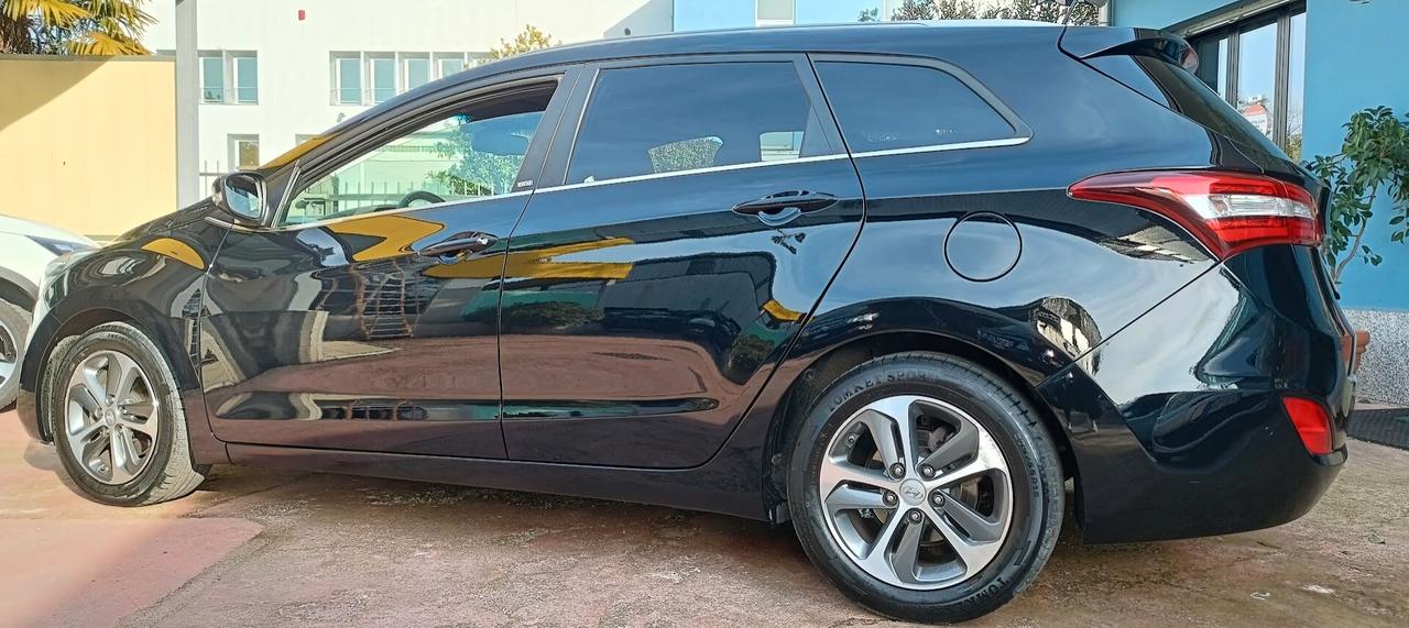 Hyundai i30 Wagon 1.6 CRDi SOLO 120MILA KM PREZZO SOTTO COSTO