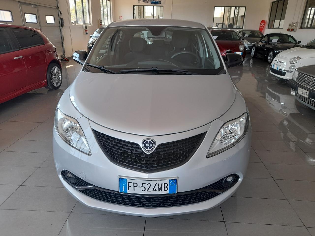 Lancia Ypsilon 1.2 69 CV 5 porte S&S Platinum