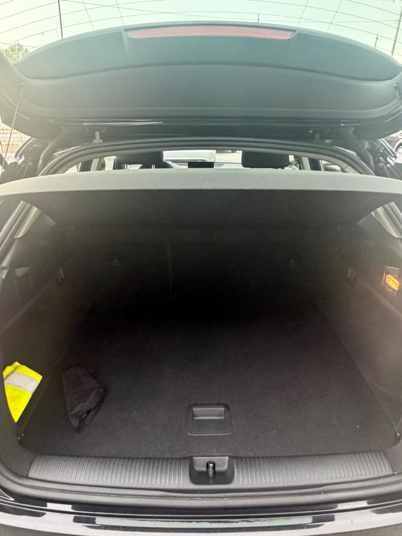 Audi Q2 35 TFSI S tronic Business