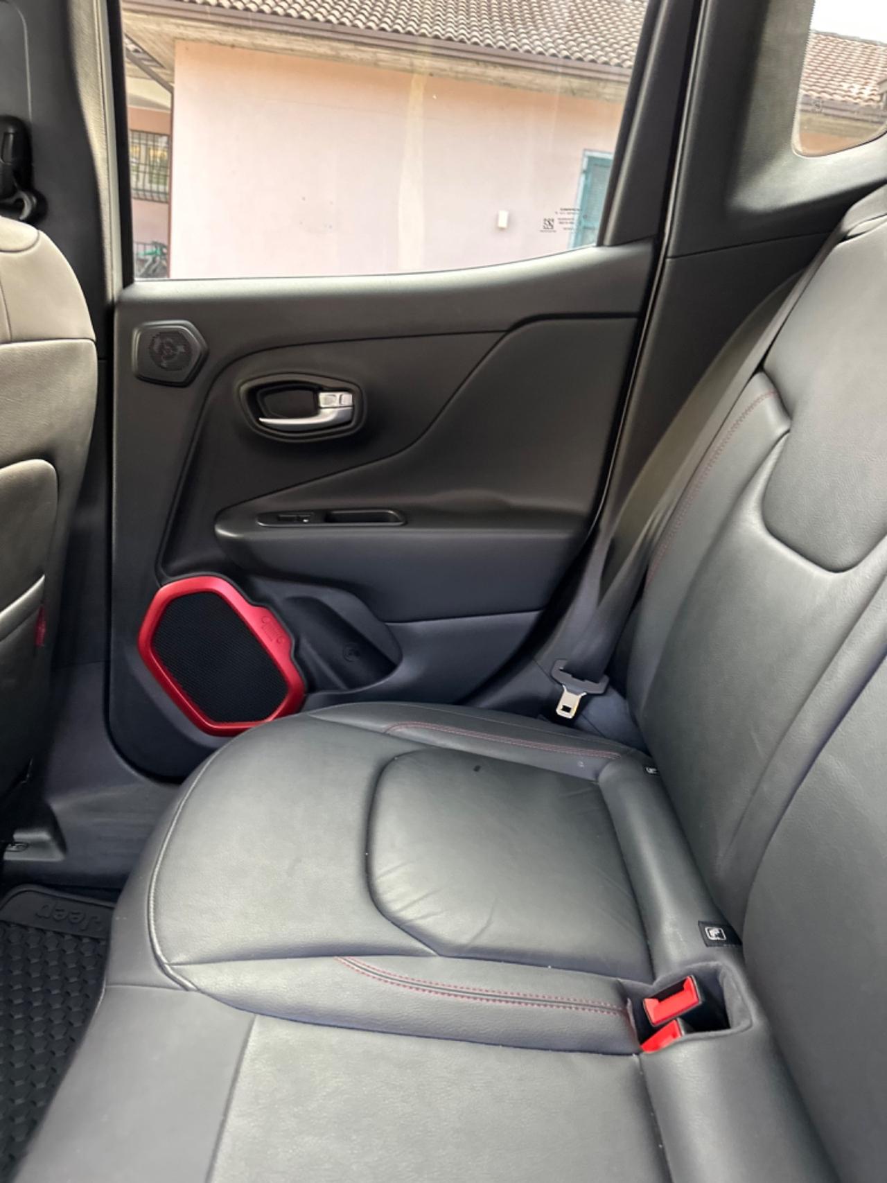 Jeep RENEGADE 2.0 MJT 4WD TRAILHAWK EU6B KMCERT