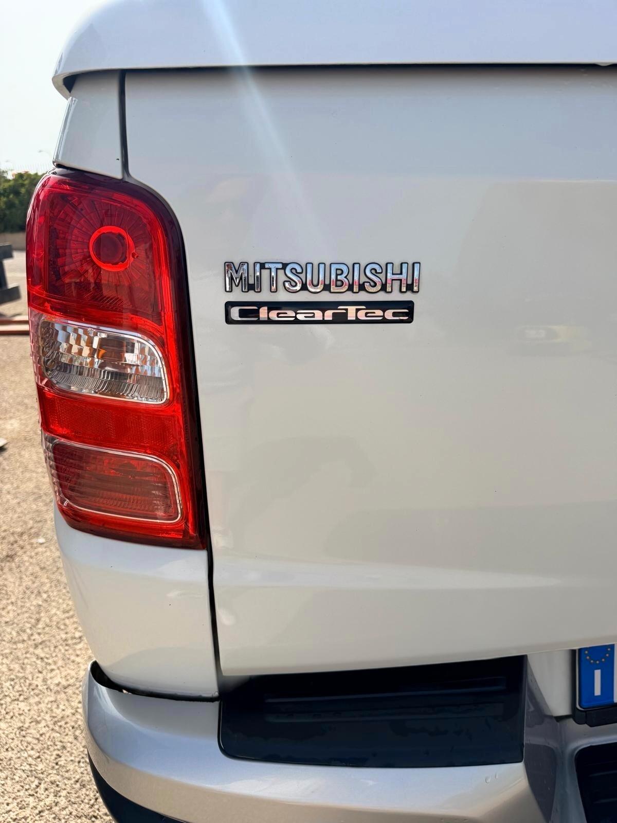 Mitsubishi L200 2.4 DI-D/180 CV Doppia Cabina Full Optional
