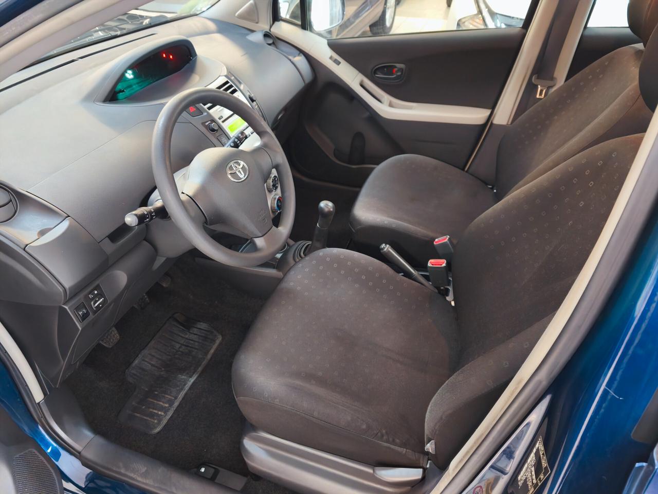 Toyota Yaris 1.0 5 porte