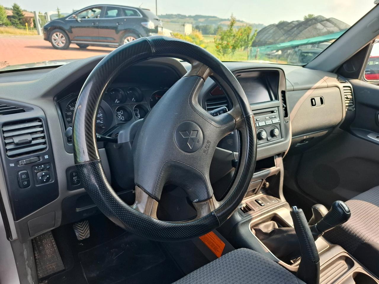 Mitsubishi Pajero 2.5 TDI 3p. GLX