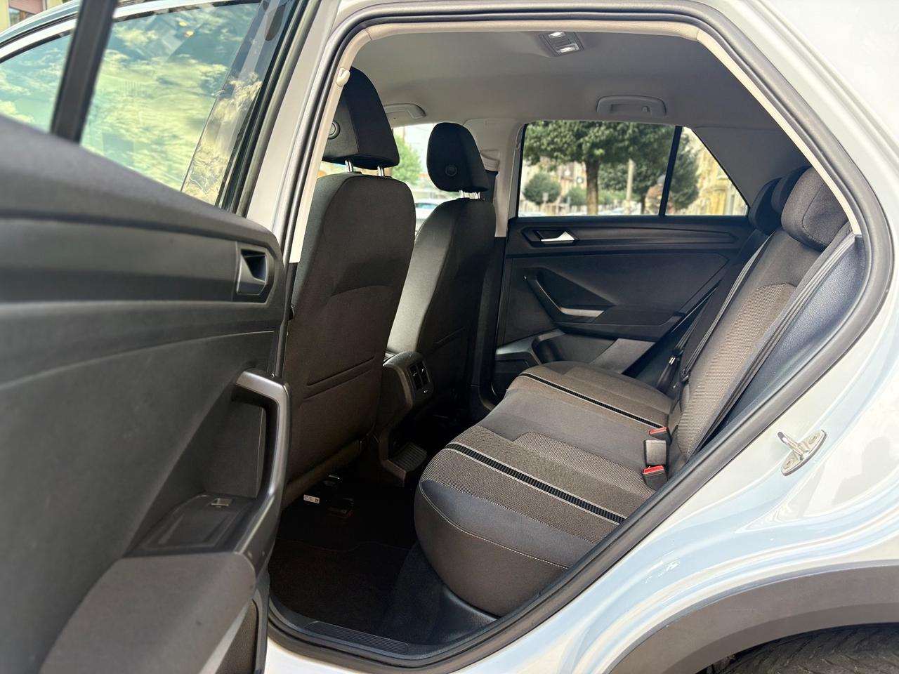 VW T-Roc 1.6 TDI Advanced FULL/LED MYSTIC WHITE