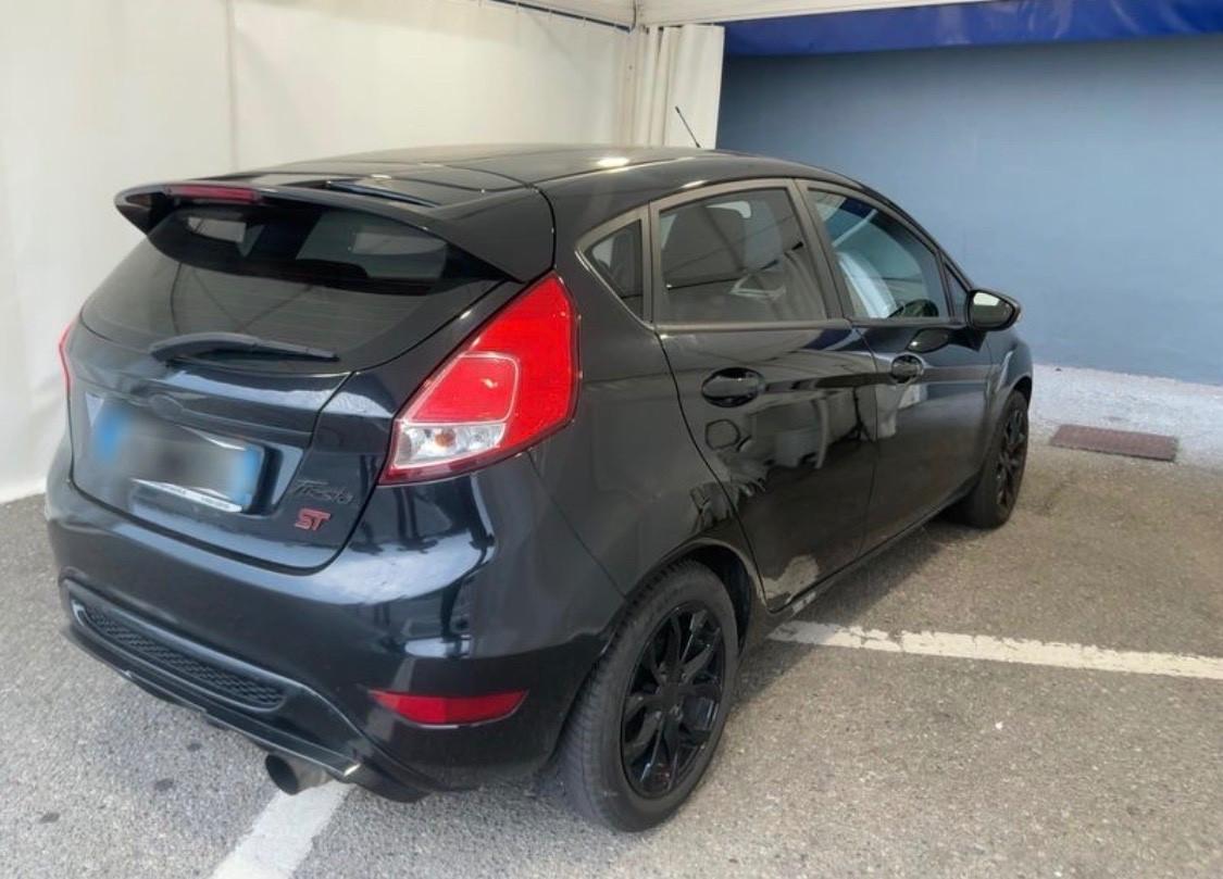Ford Fiesta 1.5 TDCi 75CV 5 porte Titanium