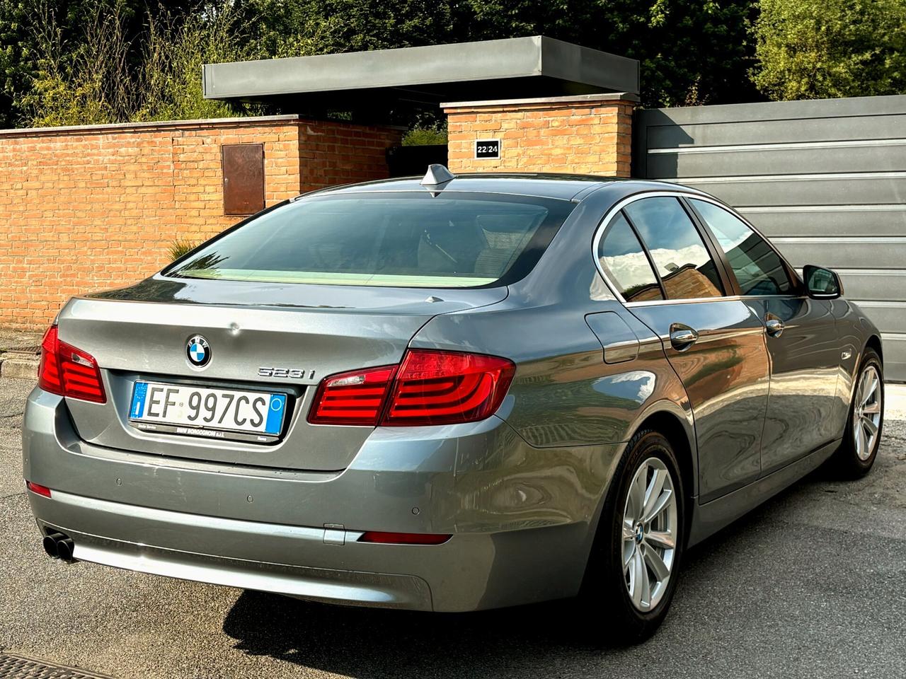 BMW 523 aut.(benzina)-BERLINA- 91500km -FULL-2010
