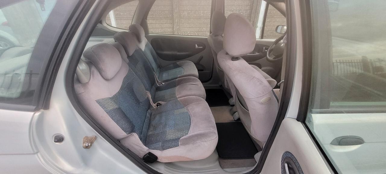 Renault Megane Mégane 1.6 16V cat Proact. Privilège