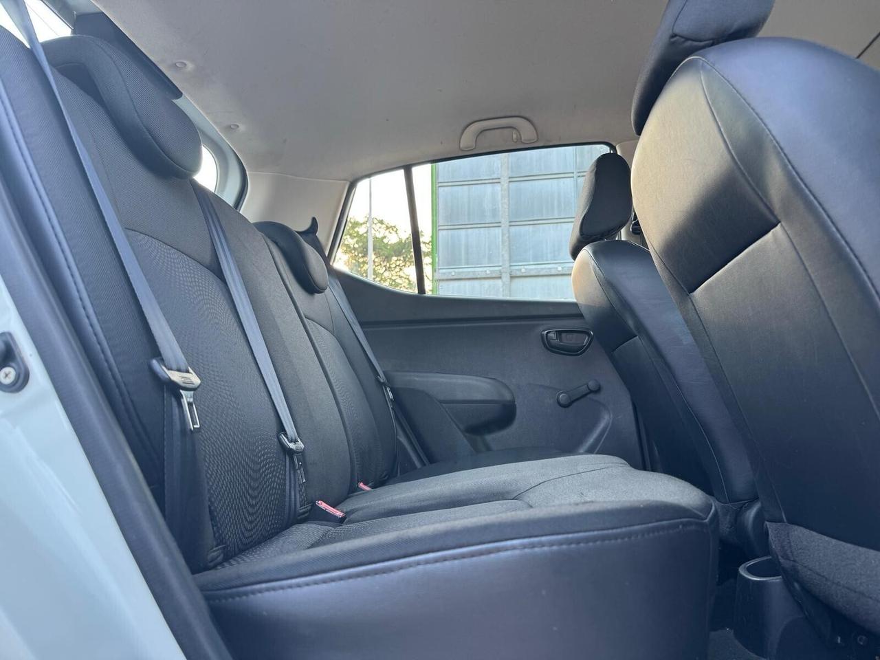 HYUNDAI - i10 - 1.1 12V Classic - NEOPATENTATI - FINANZIABILE