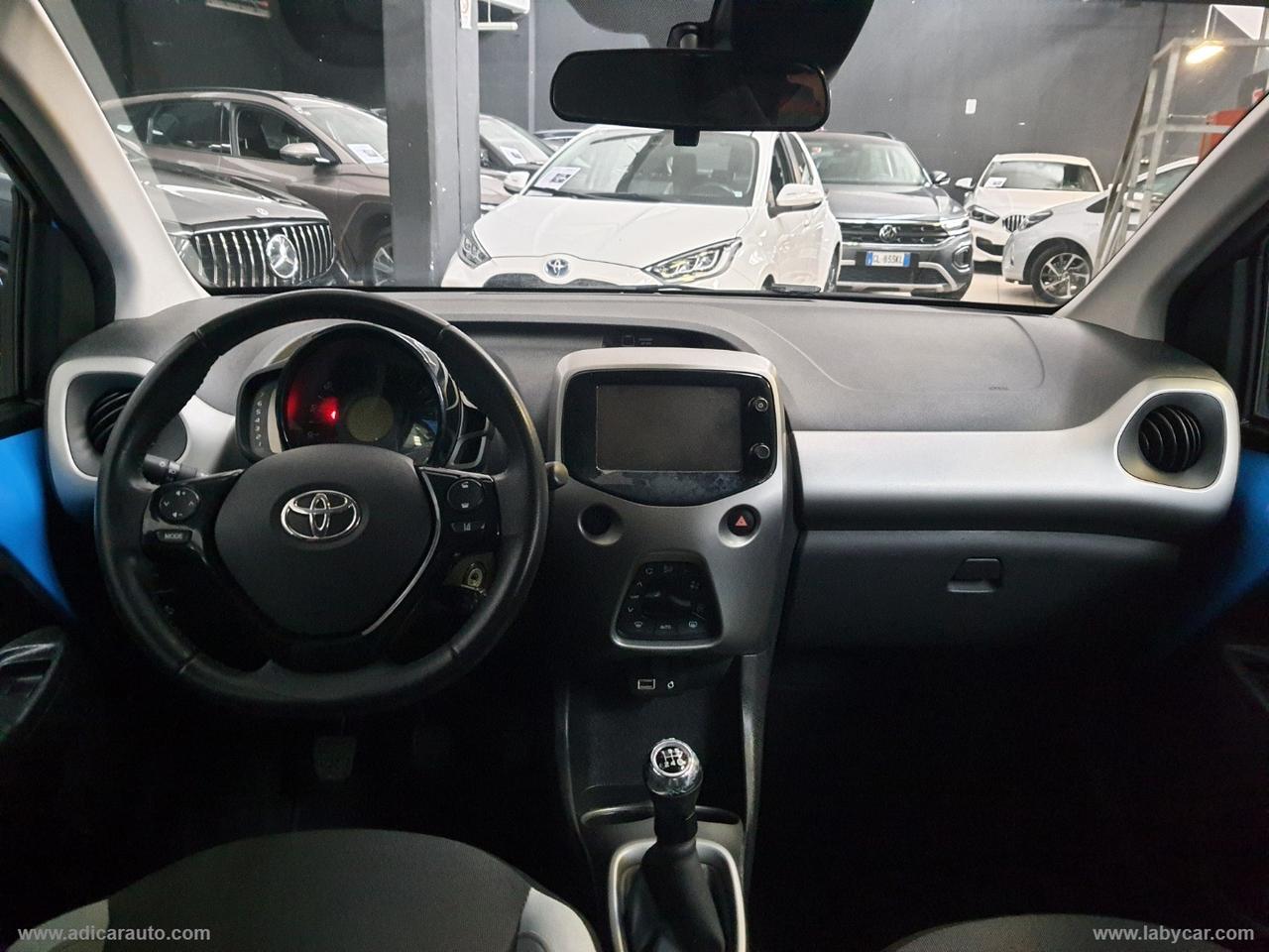 TOYOTA Aygo 1.0 VVT-i 69 CV 5p. x-play TSS