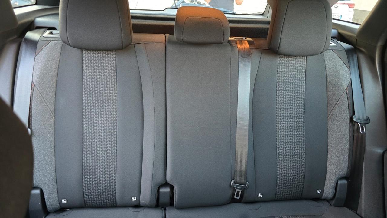 Peugeot 3008 BlueHDi 130 S&S EAT8 Active Pack