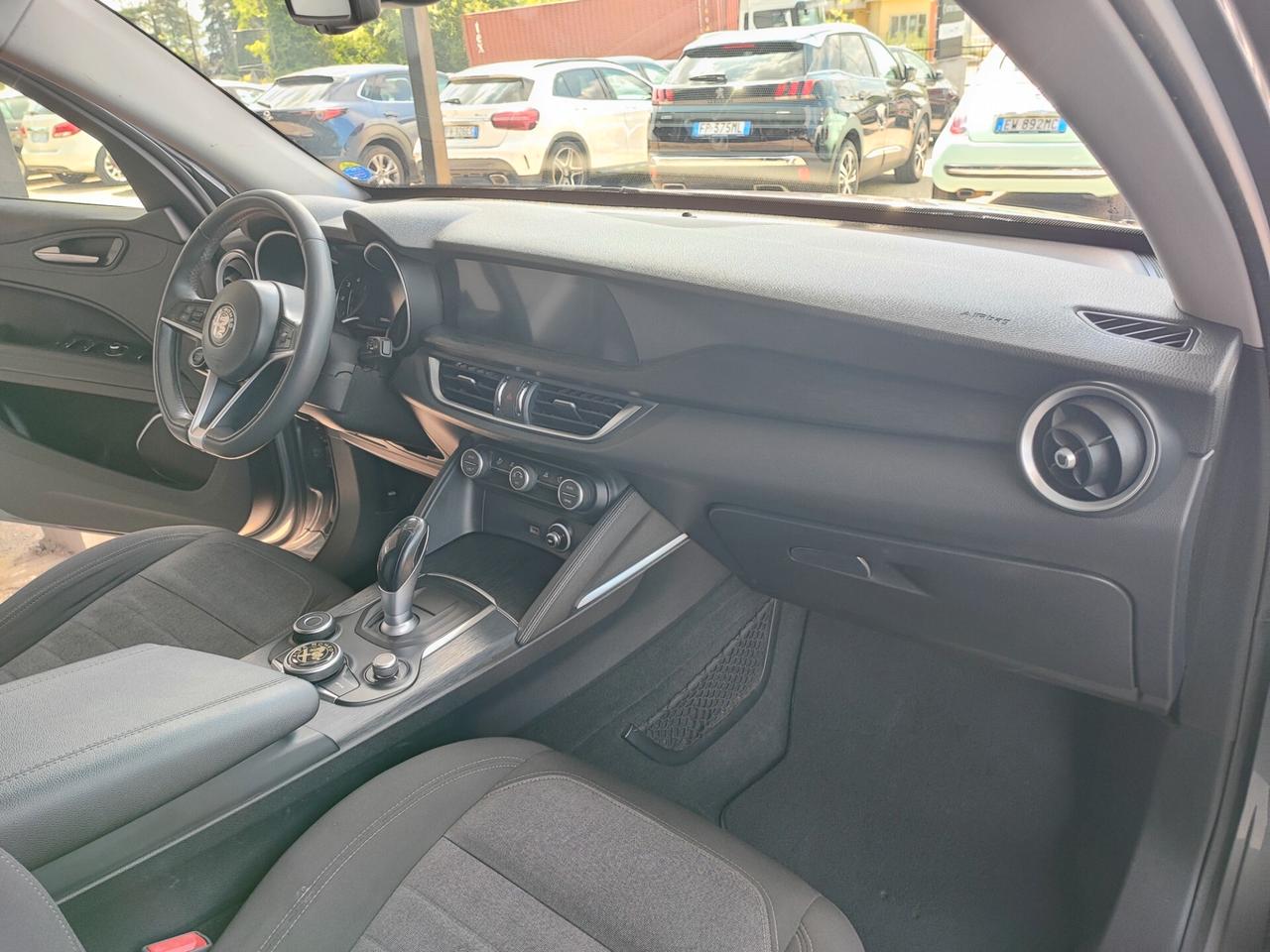 Alfa Romeo Stelvio 2.2 Turbodiesel 160 CV AT8 RWD Sport-Tech