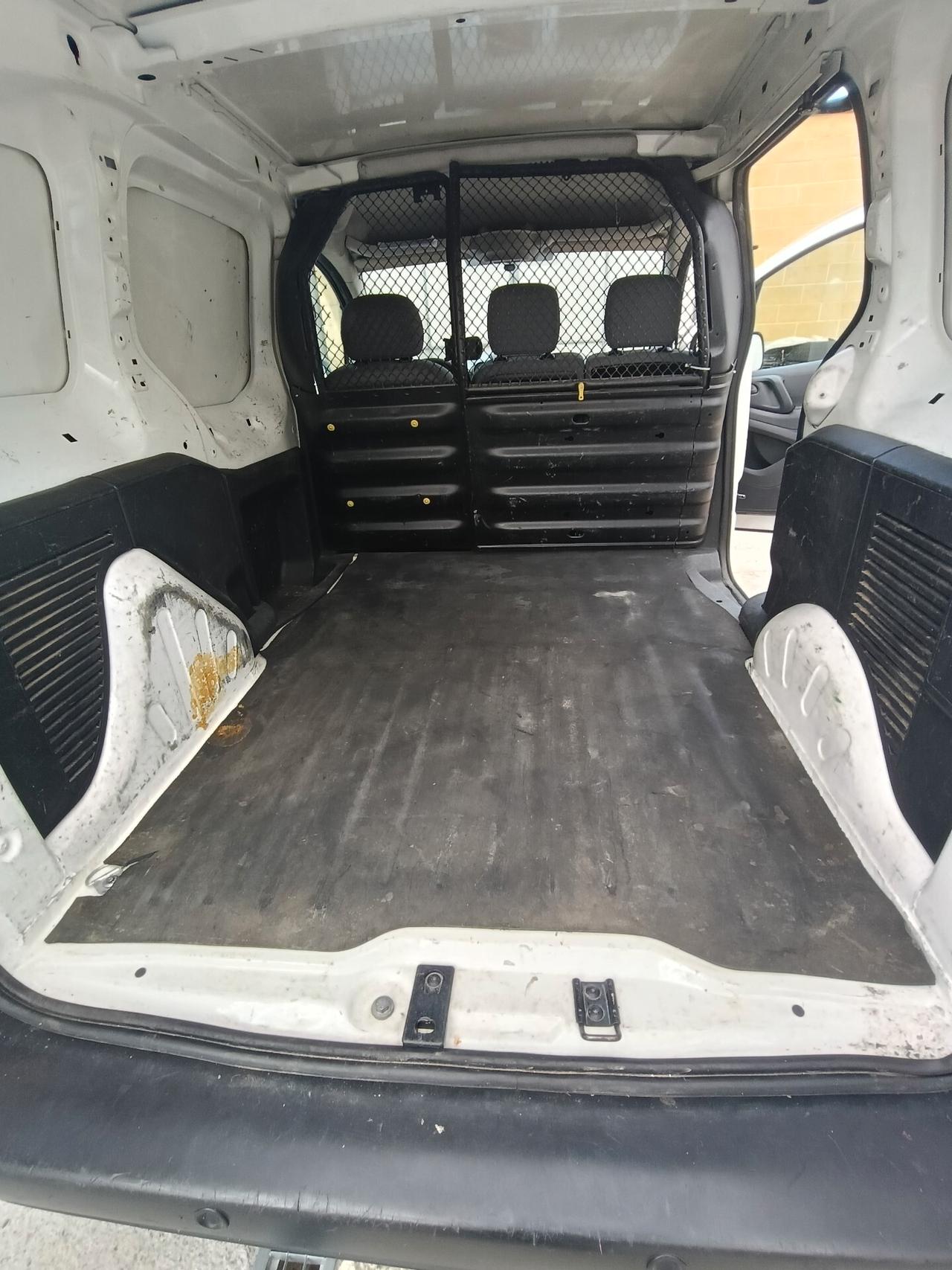 Peugeot Partner Tepee 1.6 e-HDi 92 CV S&S Outdoor